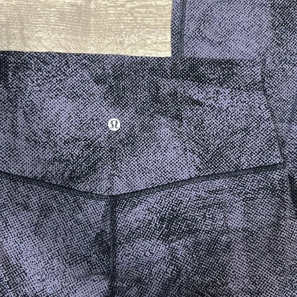 Lululemon Leggings Size 6 - Picture 2 of 5